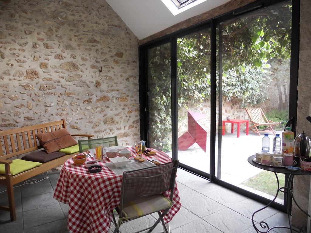 Le Nid D'Hirondelles Bed & Breakfast Perthes-en-Gatinais Exterior photo