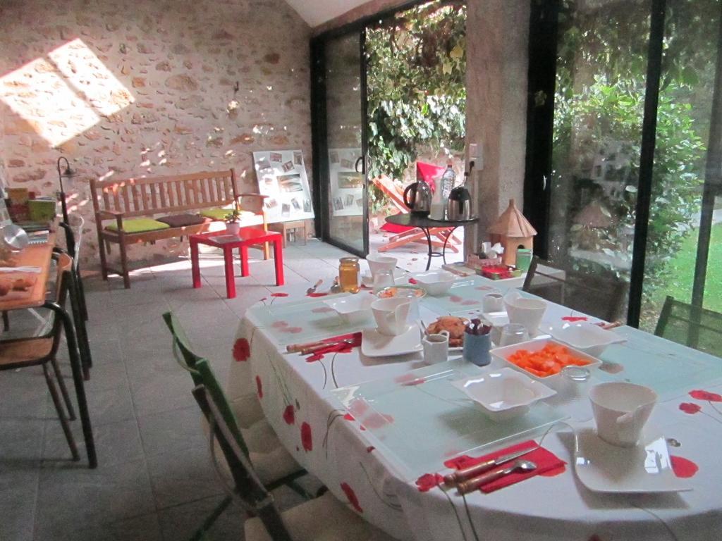 Le Nid D'Hirondelles Bed & Breakfast Perthes-en-Gatinais Exterior photo