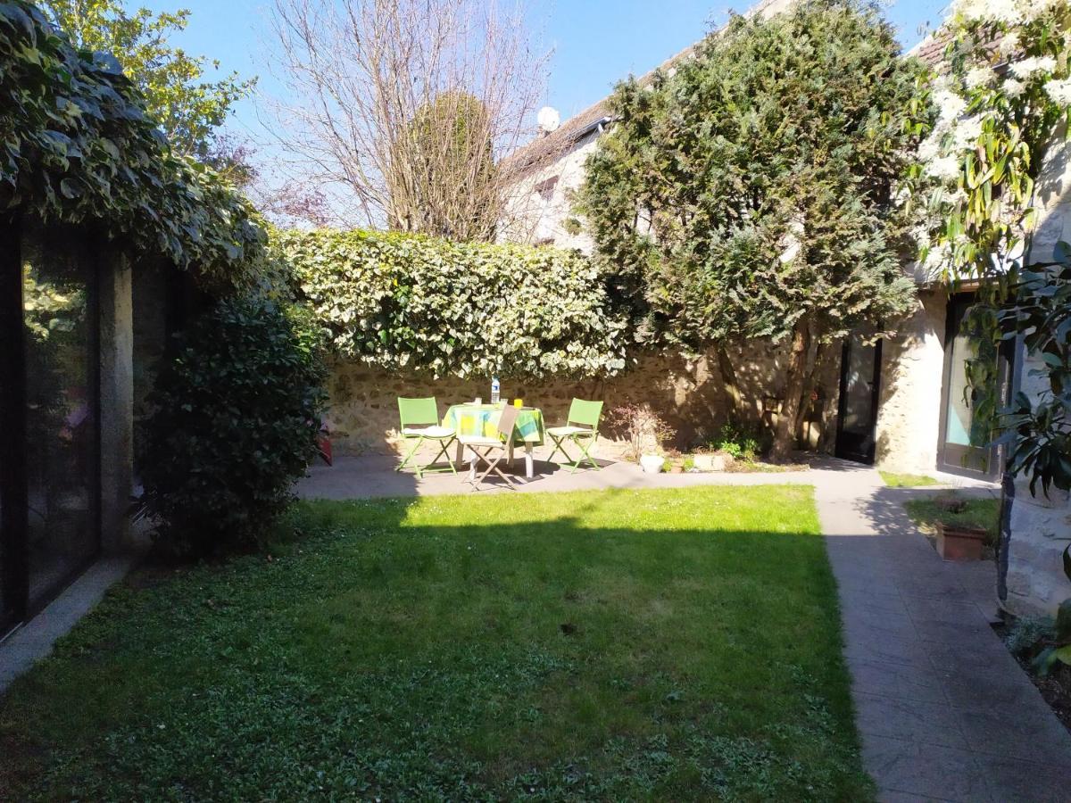 Le Nid D'Hirondelles Bed & Breakfast Perthes-en-Gatinais Exterior photo